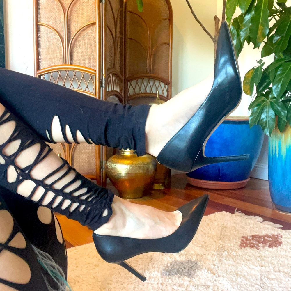 Sam Edelman classic black pumps